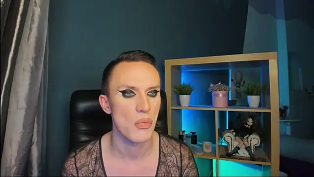 Snapshot of Cristal_Connors chatting on 12/16/24, 07:54 Cristal Connors online show from 12/16/24, 07:54