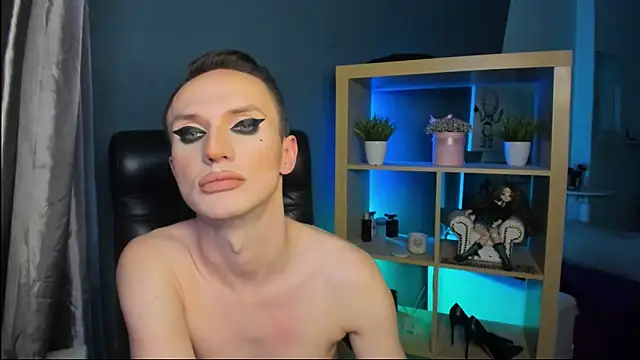 Snapshot of Cristal_Connors chatting on 12/16/24, 04:49 Cristal Connors online show from 12/16/24, 04:49