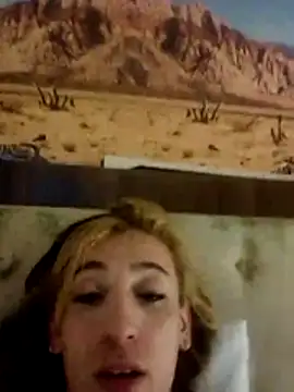 Snapshot of andreahhill chatting on 06/05/26, 01:54 andreahhill online show from 06/05/26, 01:54