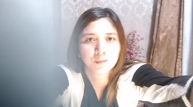 Snapshot of MS_Isabella_Snow92 chatting on 02/20/25, 11:32 MS Isabella Snow92 online show from 02/20/25, 11:32