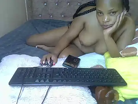 Snapshot of SexyVeey chatting on 10/28/25, 11:58 SexyVeey online show from 10/28/25, 11:58