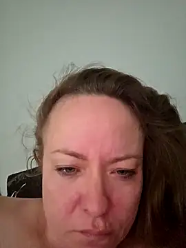 Snapshot of julimonroe chatting on 04/19/26, 10:16 julimonroe online show from 04/19/26, 10:16