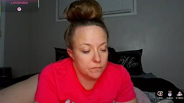 julimonroe online show from 12/17/25, 03:11