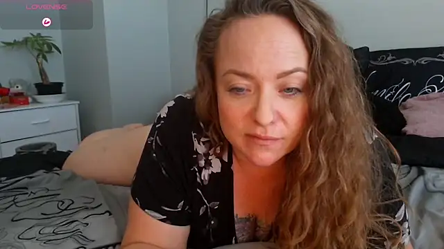 julimonroe online show from 02/17/26, 07:00