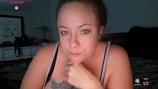 julimonroe online show from 02/04/26, 03:34