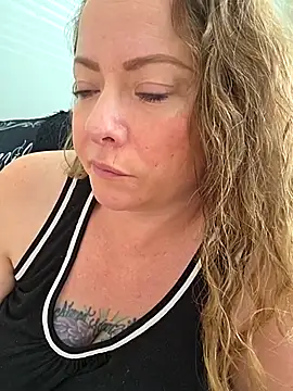 julimonroe online show from 02/21/26, 05:15