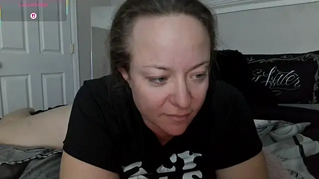 julimonroe online show from 11/06/25, 02:48