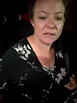 Snapshot of julimonroe chatting on 09/18/25, 03:42 julimonroe online show from 09/18/25, 03:42