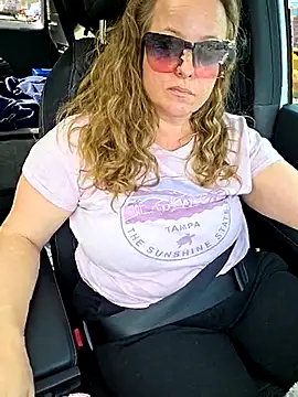 julimonroe online show from 11/12/25, 04:33