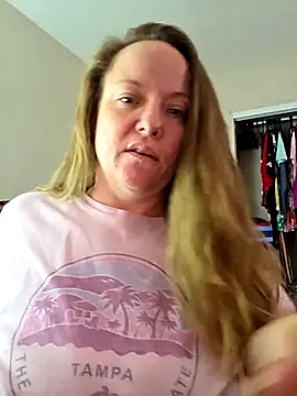 julimonroe online show from 12/02/25, 08:21