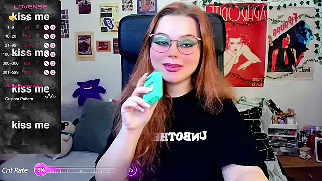 Snapshot of StellaMilla chatting on 03/18/25, 10:15 StellaMilla online show from 03/18/25, 10:15