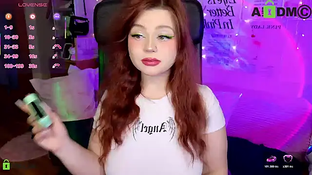 Snapshot of StellaMilla chatting on 06/21/26, 10:48 StellaMilla online show from 06/21/26, 10:48