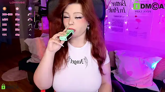 Snapshot of StellaMilla chatting on 06/21/26, 12:05 StellaMilla online show from 06/21/26, 12:05