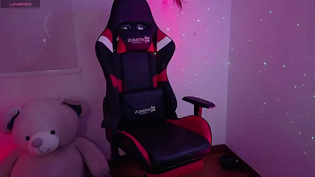 Lia Tinez online show from 11/25/25, 12:00