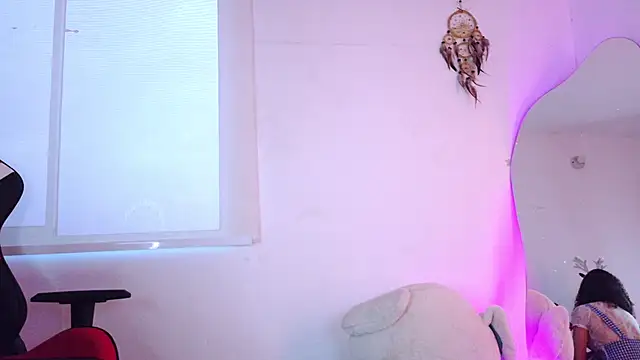 Lia Tinez online show from 12/22/25, 10:43