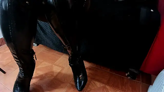 MissVioleta1 online show from 11/15/25, 08:40