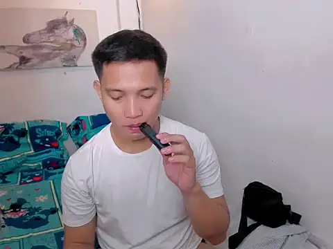 xSebastian19 online show from 12/21/25, 09:37