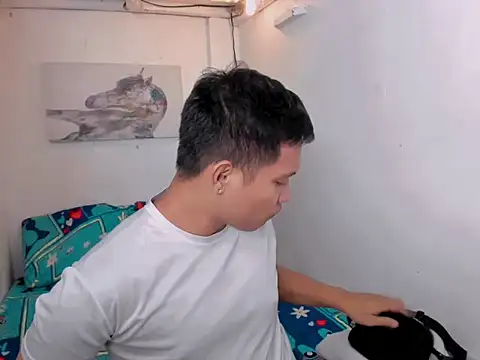 xSebastian19 online show from 12/15/25, 10:26