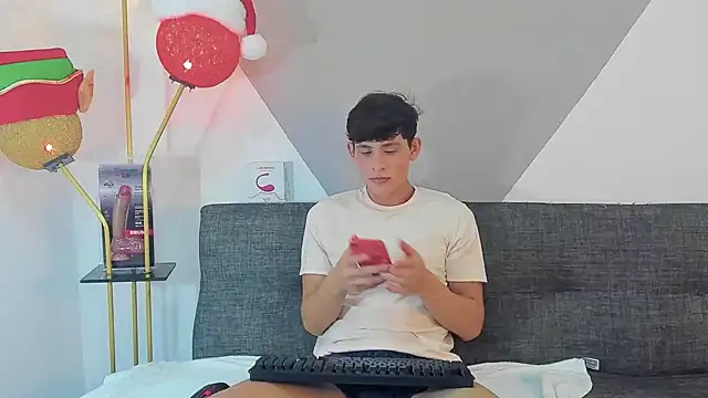 Snapshot of logan_thomas chatting on 12/29/24, 09:28 logan thomas online show from 12/29/24, 09:28