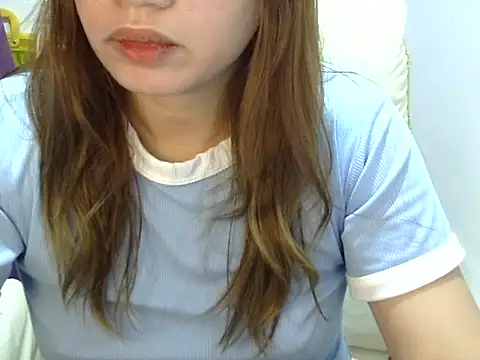    zurIII09  online show from 12/16/25, 01:48