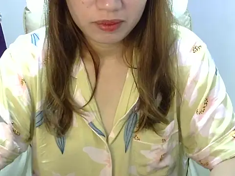    zurIII09  online show from 11/19/25, 12:54