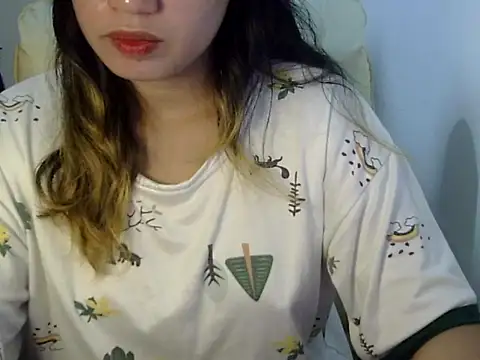    zurIII09  online show from 10/04/25, 07:32