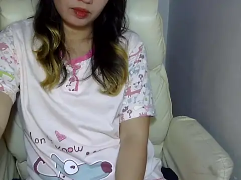    zurIII09  online show from 10/09/25, 08:48