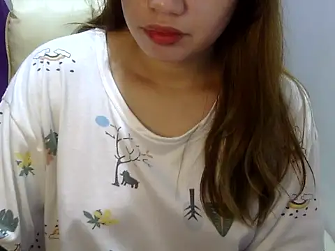    zurIII09  online show from 12/16/25, 01:32