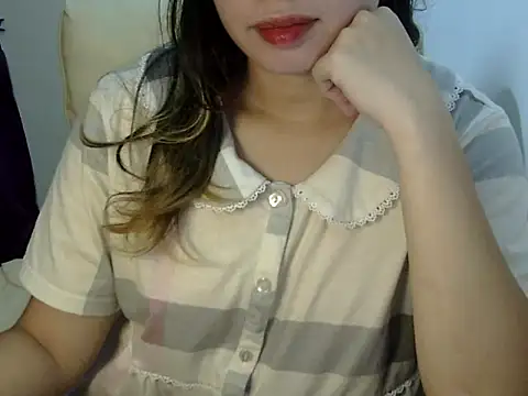    zurIII09  online show from 09/21/25, 02:49