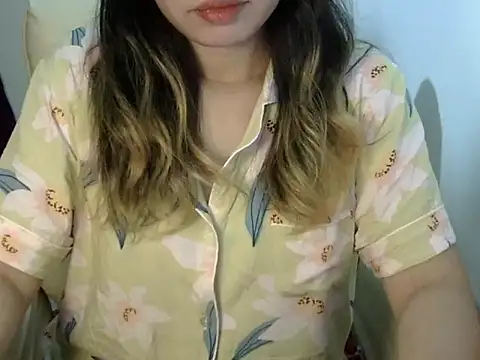    zurIII09  online show from 09/27/25, 11:11