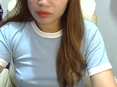    zurIII09  online show from 04/13/26, 02:43