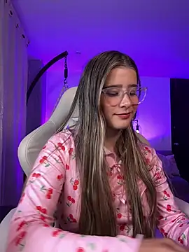 Snapshot of Stormiie777 chatting on 02/01/26, 12:09 Stormiie777 online show from 02/01/26, 12:09