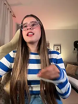 Snapshot of Stormiie777 chatting on 02/13/26, 01:27 Stormiie777 online show from 02/13/26, 01:27