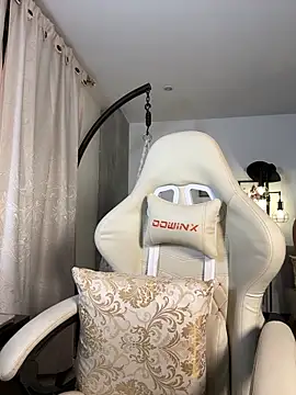 Snapshot of Stormiie777 chatting on 02/04/26, 11:33 Stormiie777 online show from 02/04/26, 11:33