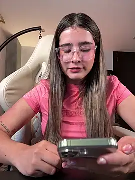 Snapshot of Stormiie777 chatting on 02/27/26, 02:01 Stormiie777 online show from 02/27/26, 02:01