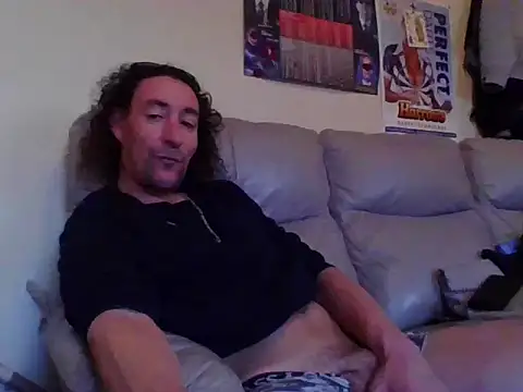 Snapshot of slick_tee chatting on 02/04/25, 03:26 slick tee online show from 02/04/25, 03:26