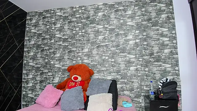 Snapshot of HeidyWillss chatting on 09/19/25, 07:29 HeidyWillss online show from 09/19/25, 07:29