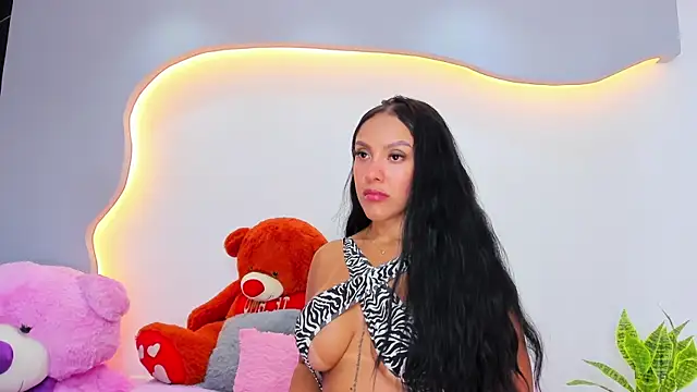 HeidyWillss online show from 04/07/26, 07:37