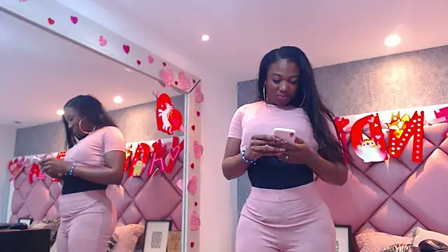 DanielaDuff online show from 10/10/25, 07:58