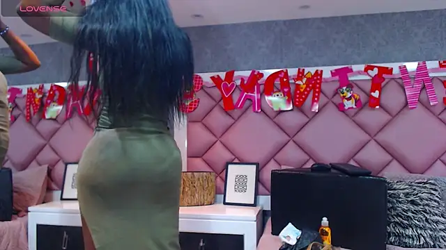 DanielaDuff online show from 10/01/25, 07:29