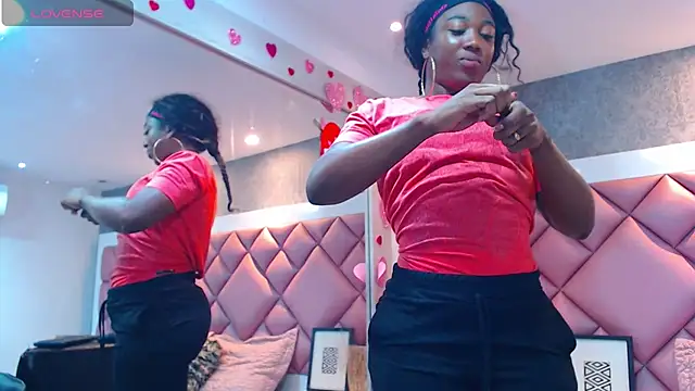 DanielaDuff online show from 11/08/25, 07:39