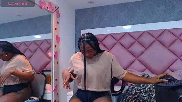 DanielaDuff online show from 04/16/26, 09:39