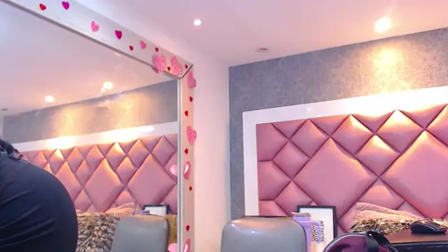 DanielaDuff online show from 02/18/26, 07:32