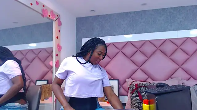 DanielaDuff online show from 02/12/26, 07:35