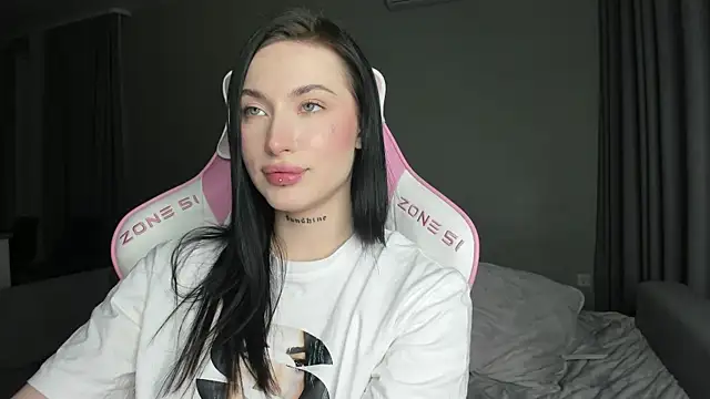 JenniferQueen11 online show from 03/16/25, 01:38