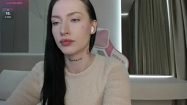 JenniferQueen11 online show from 05/28/26, 03:40