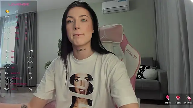 JenniferQueen11 online show from 02/11/25, 07:23