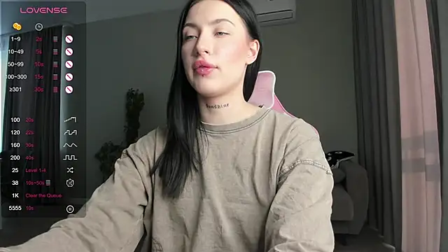 JenniferQueen11 online show from 02/16/25, 10:10