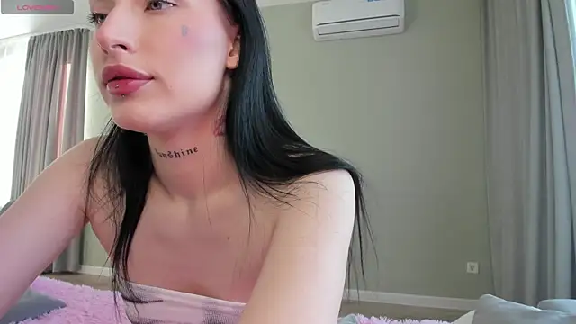 JenniferQueen11 online show from 09/27/25, 02:18