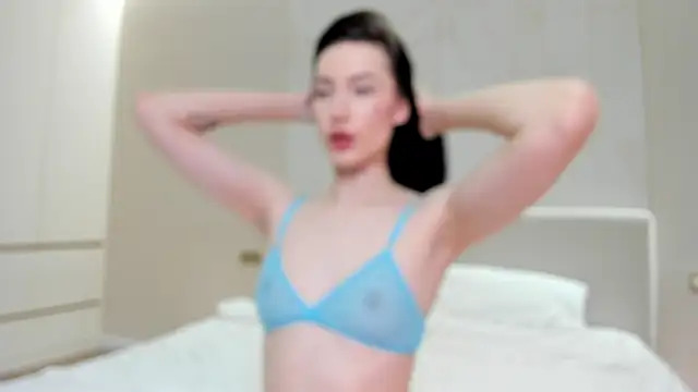 Snapshot of JenniferQueen11 chatting on 11/05/25, 04:21 JenniferQueen11 online show from 11/05/25, 04:21